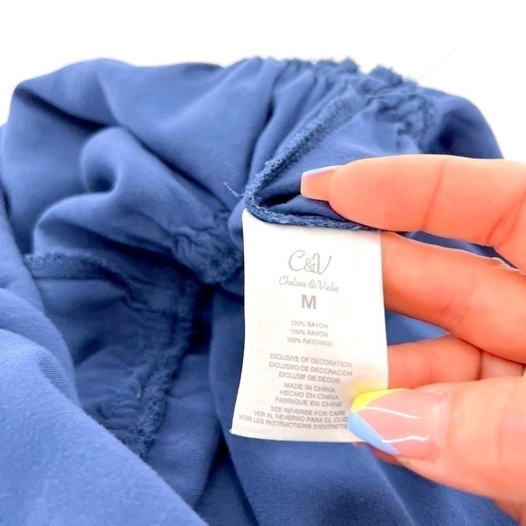 Chelsea & Violet 100% Rayon Navy Short Romper size M - Picture 12 of 12